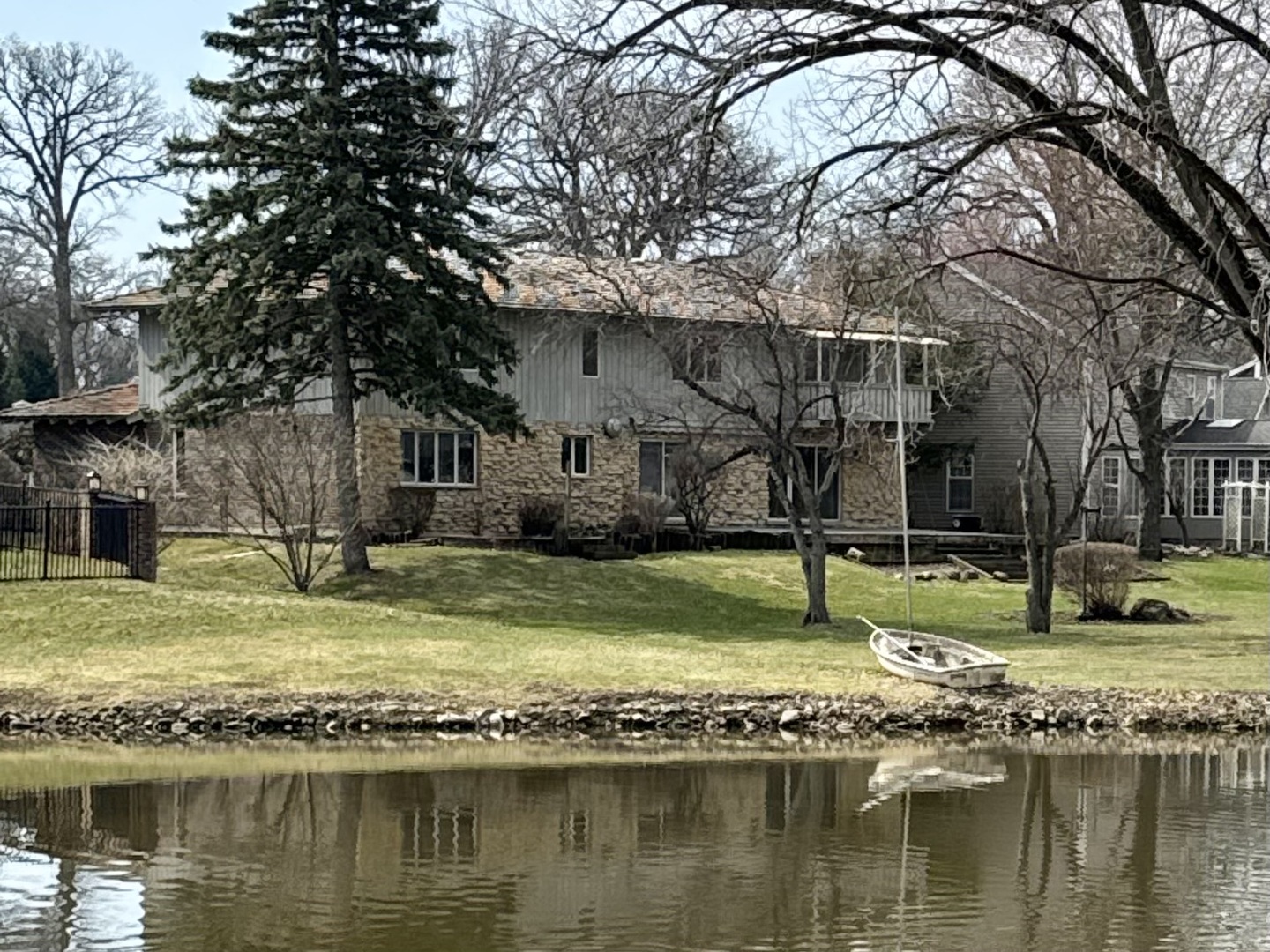 9 Buckingham Drive, Sugar Grove, IL