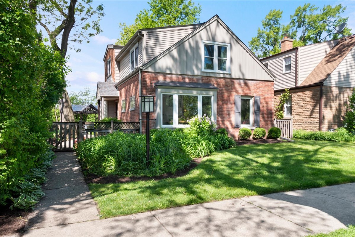 6850 N LOWELL Avenue, Lincolnwood, IL