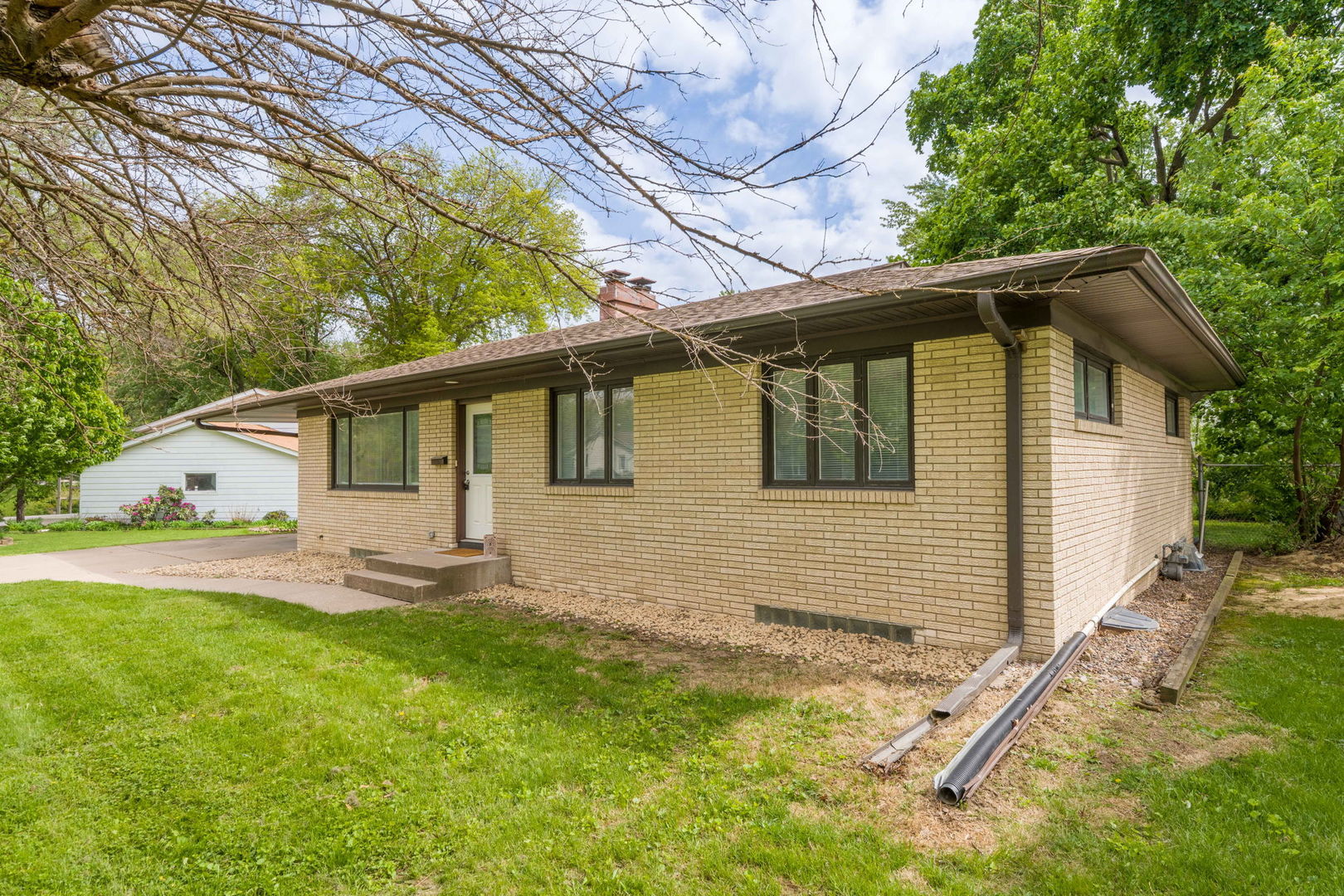 1107 Hawthorne Drive, Bettendorf, IA