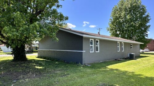 211 E Cleveland Street, West Frankfort, IL