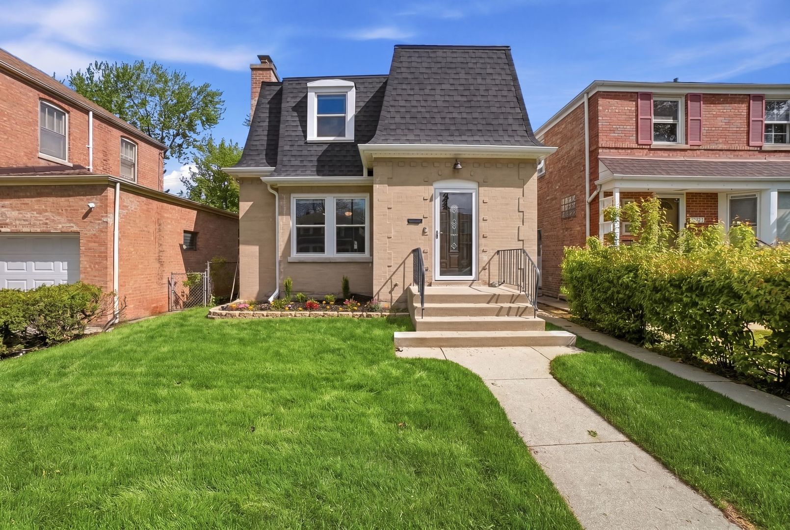 2724 W Jerome Street, Chicago, IL