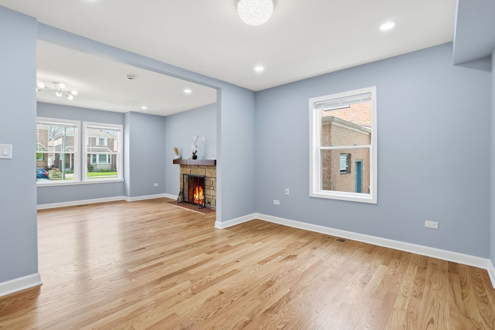 2724 W Jerome Street, Chicago, IL