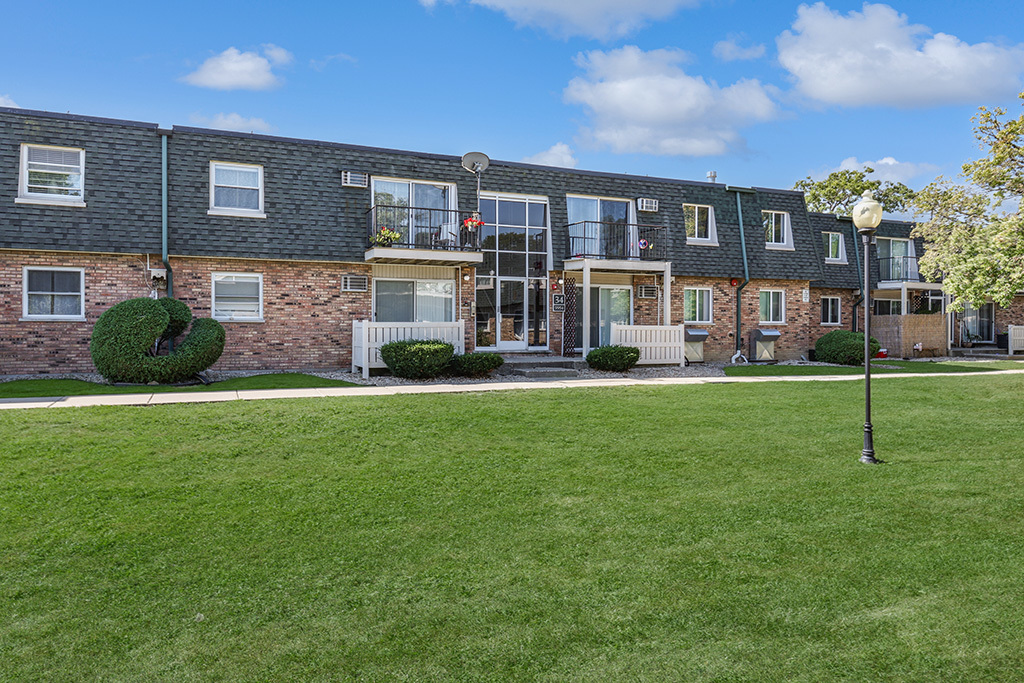 9954 S 84th Terrace #109, Palos Hills, IL