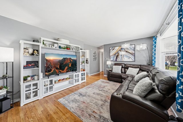 1412 Beach Road, McHenry, IL