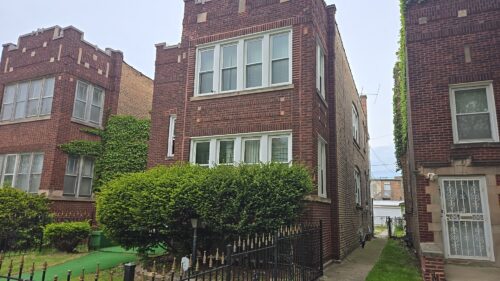 7627 S Bennett Avenue, Chicago, IL
