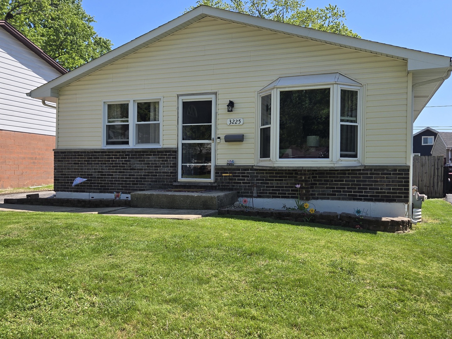3225 Butler Avenue, Steger, IL