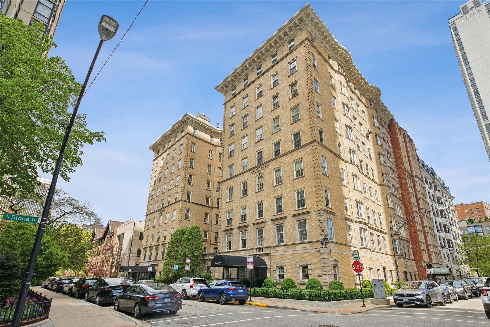 70 E Scott Street #306, Chicago, IL