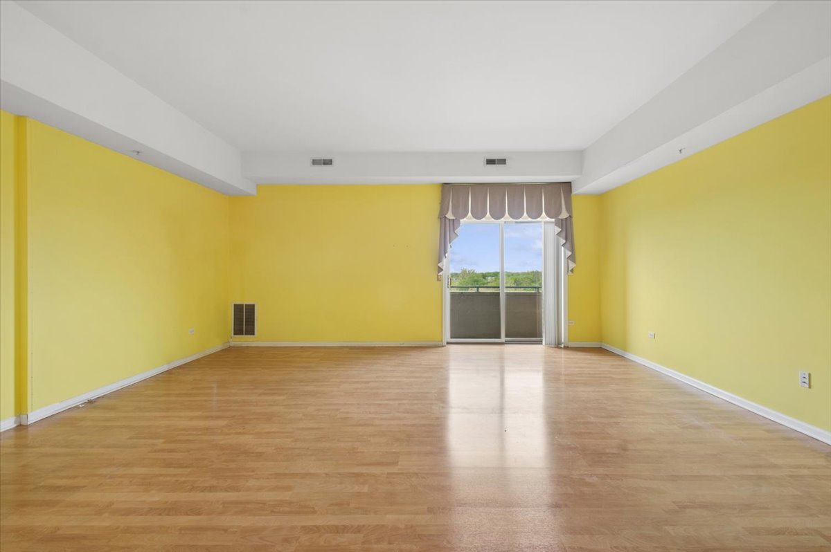 435 William Street #802, River Forest, IL