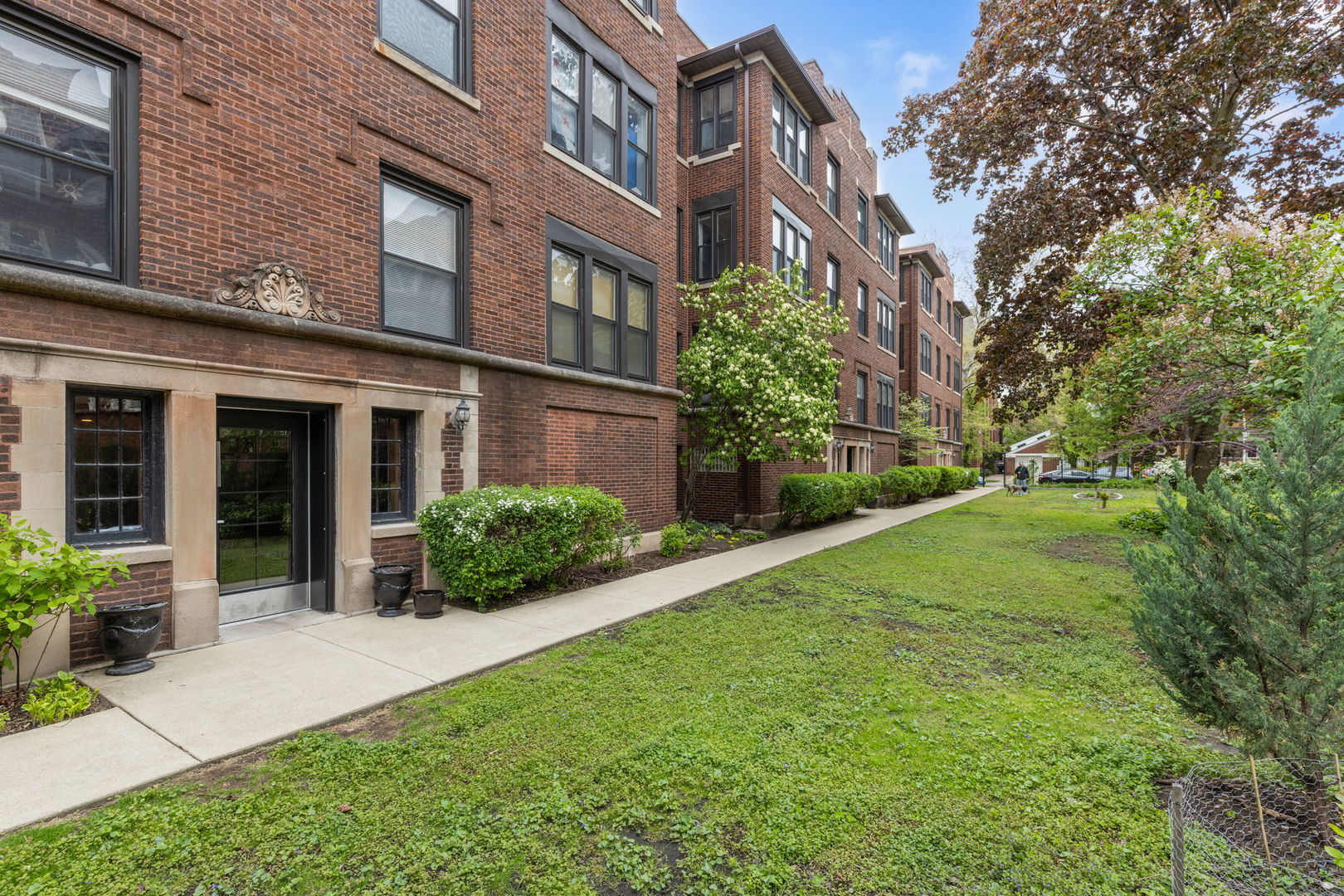 1437 W GREENLEAF Avenue #3N, Chicago, IL