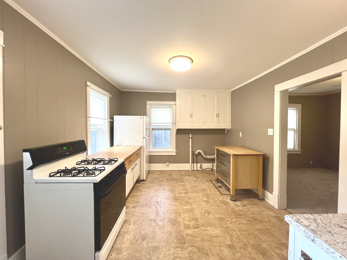 159 S COMMONWEALTH Avenue, Aurora, IL