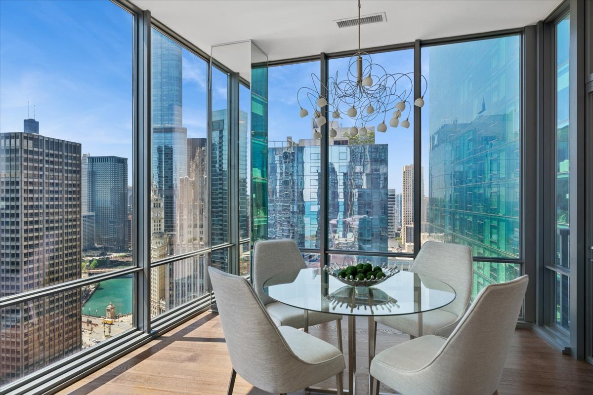 240 E Illinois Street #3101, Chicago, IL