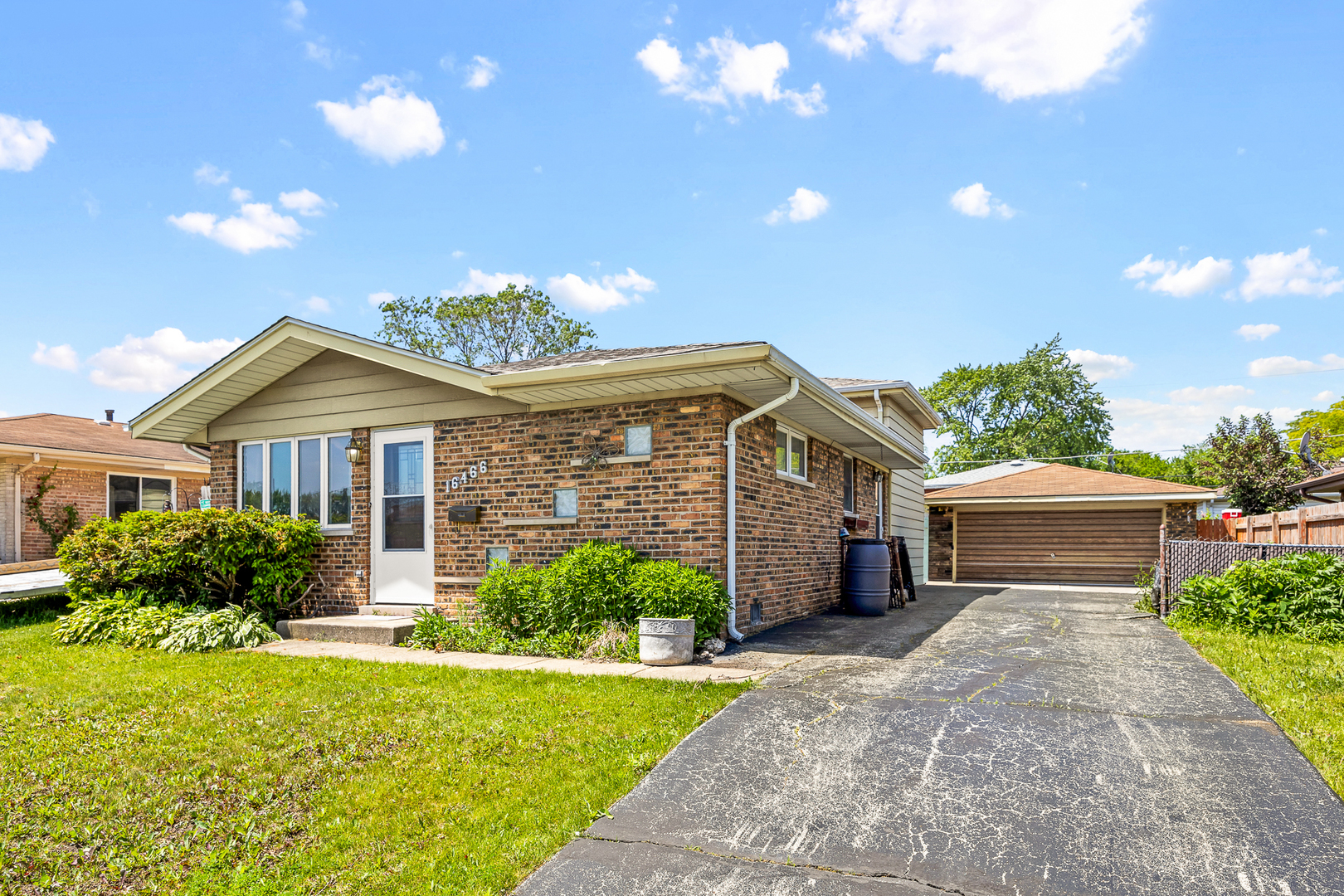 16466 Terry Lane, Oak Forest, IL