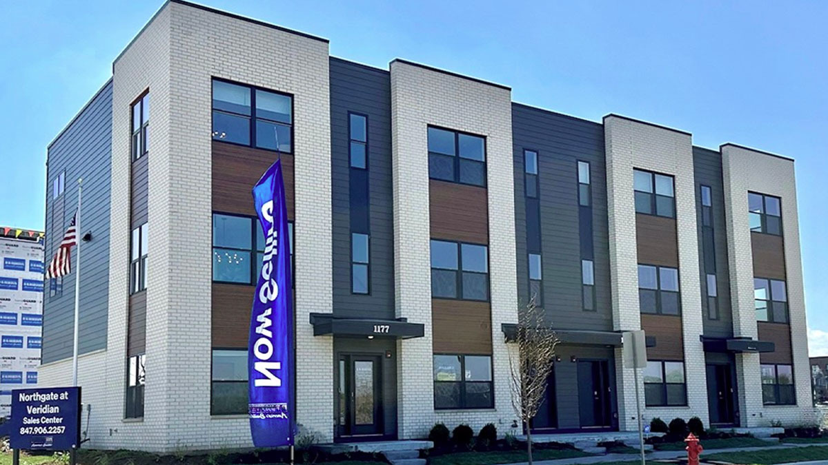2227 Waters Edge Drive, Schaumburg, IL