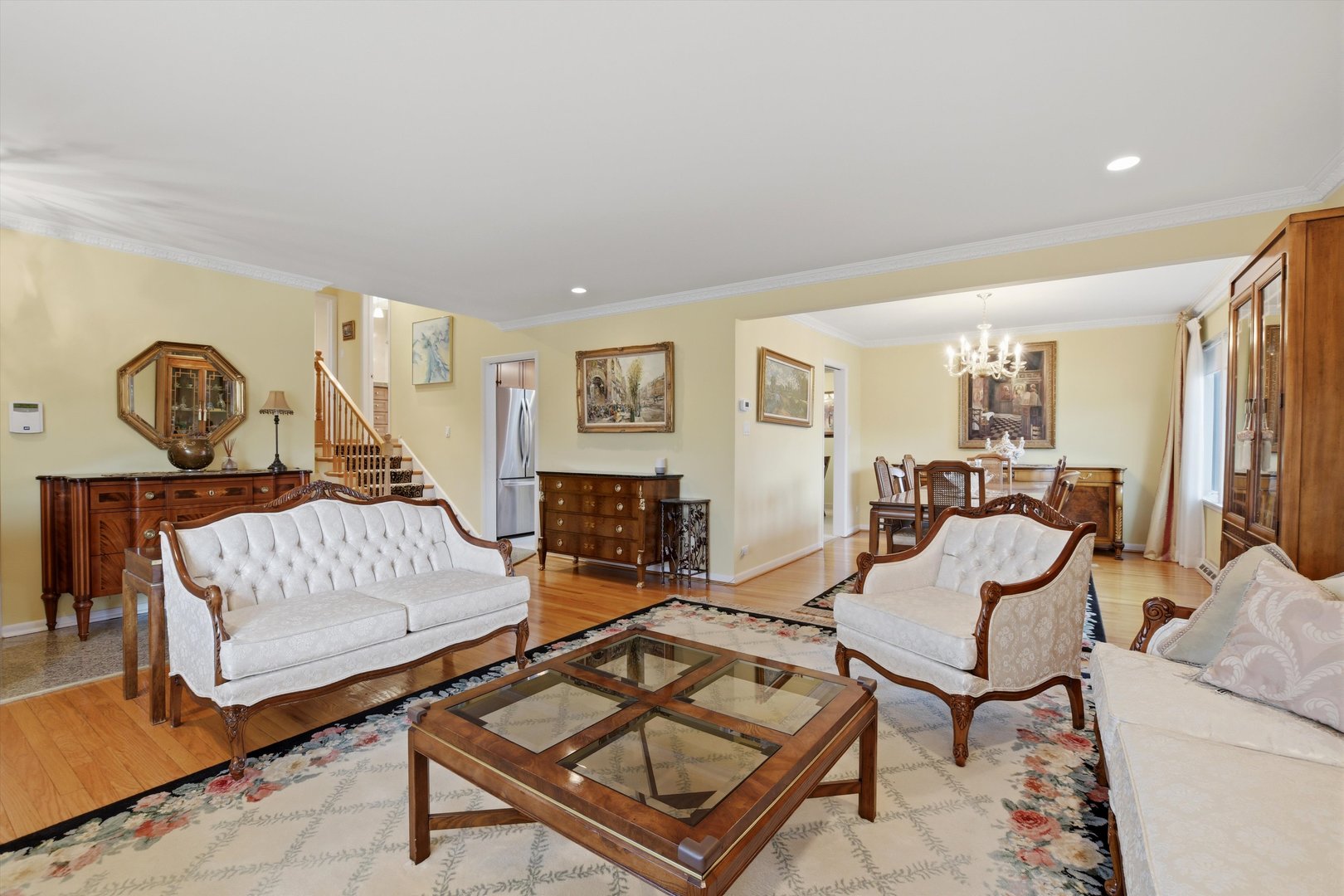 3955 W Greenleaf Avenue, Lincolnwood, IL