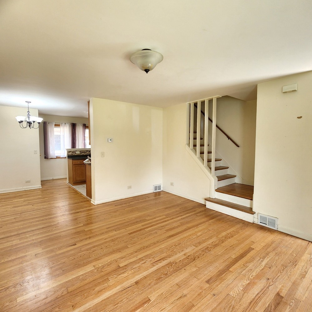 1462 Willow Avenue, Des Plaines, IL