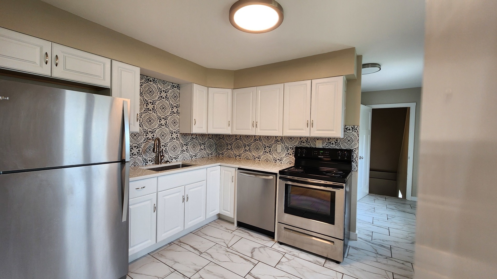 739 Highview Drive, Clinton, IA