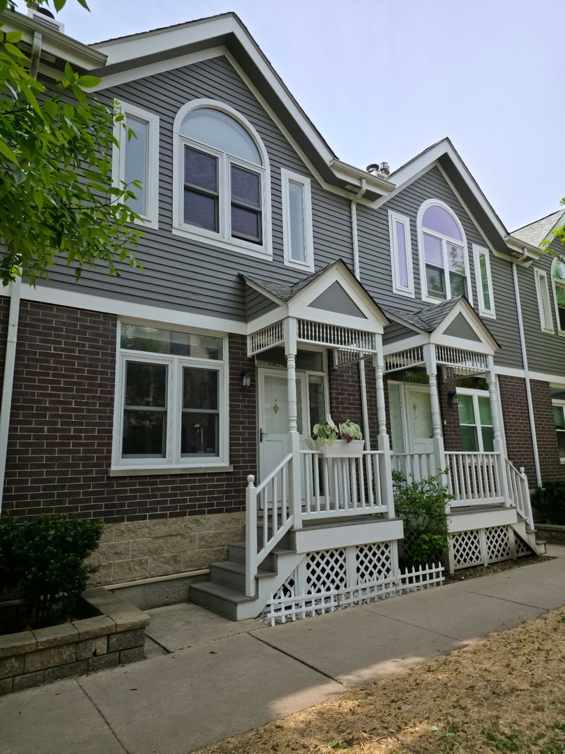 1139 W Roscoe Street, Chicago, IL