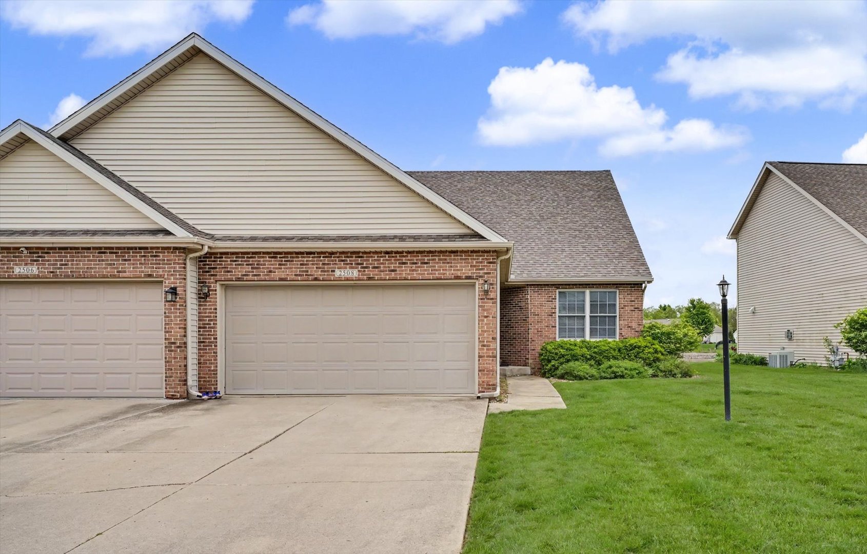 2508 Windward Boulevard, Champaign, IL