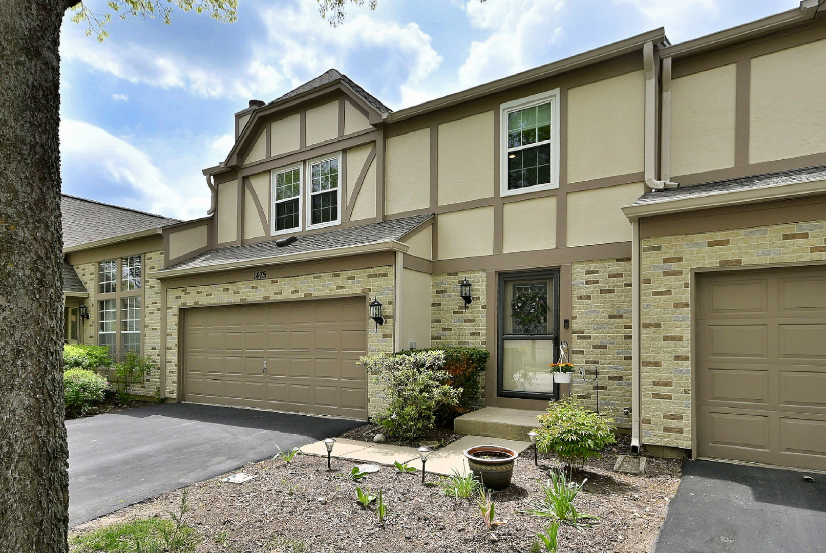 1475 Garnet Circle, Hoffman Estates, IL