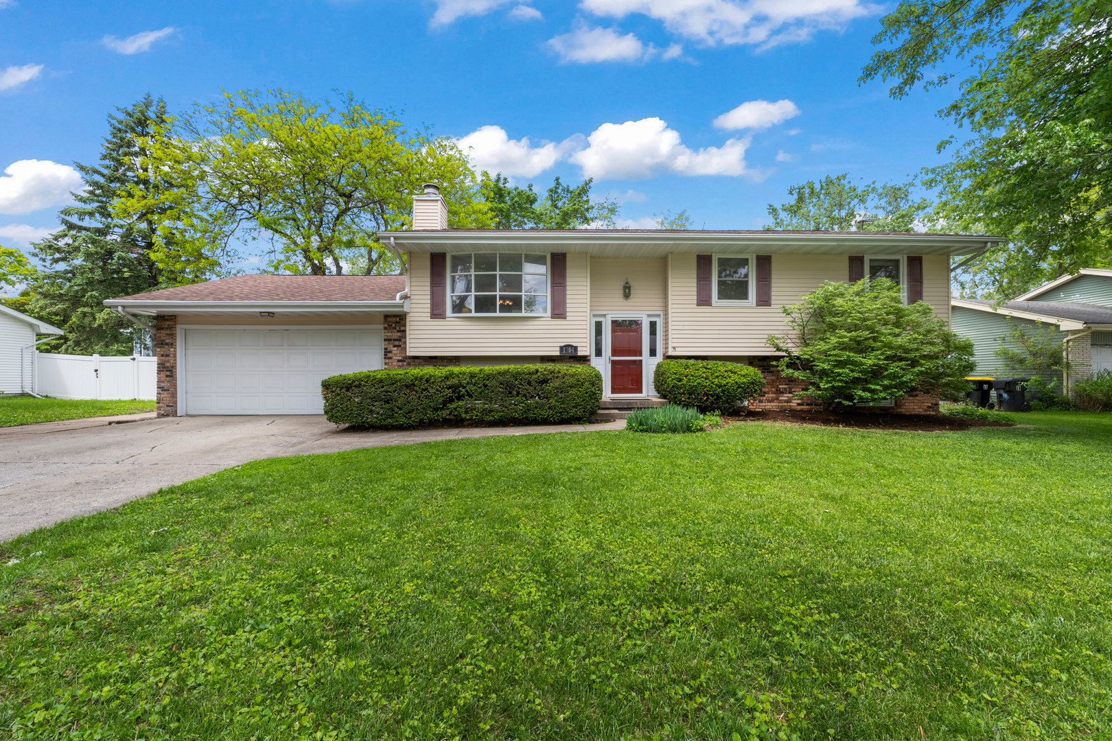 1704 Dunray Lane, Normal, IL