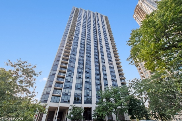 2500 N Lakeview Avenue #903, Chicago, IL