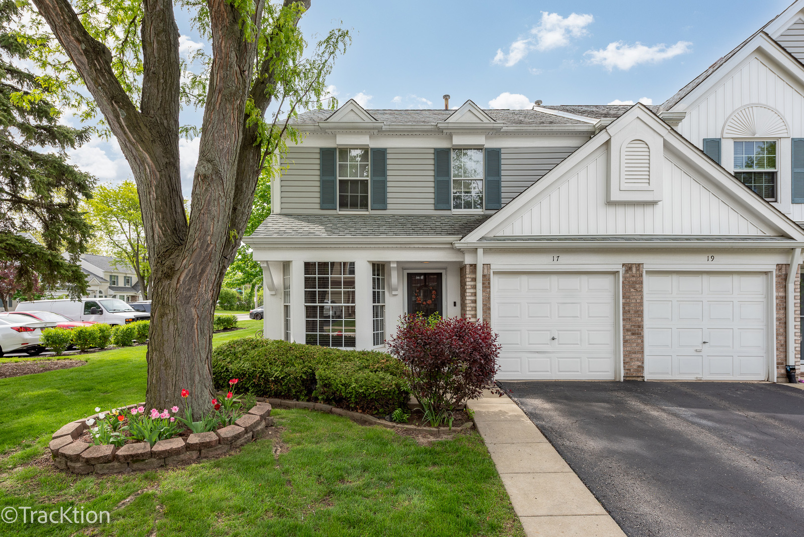 17 Peach Tree Lane, Westmont, IL