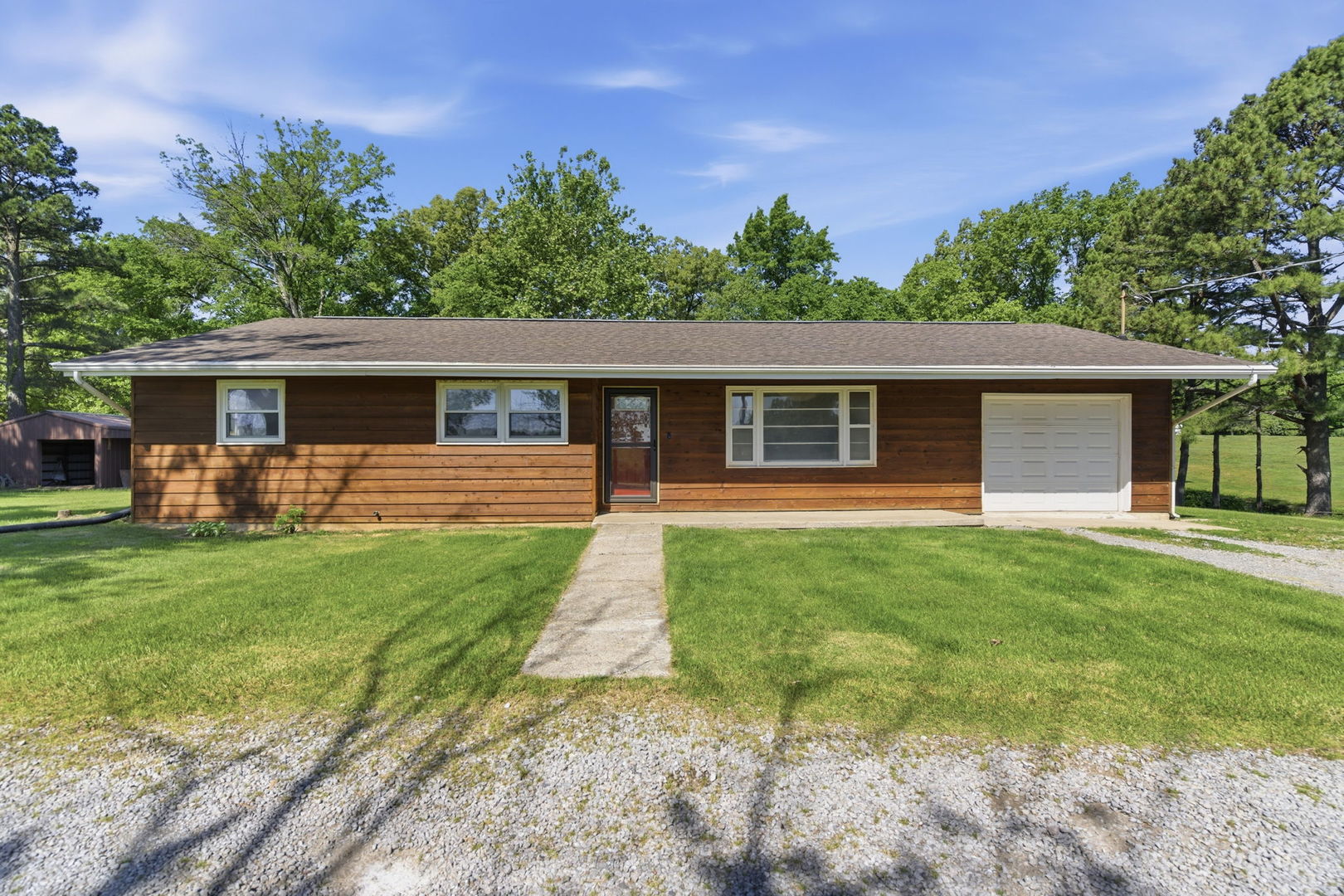 2585 Market Road, Marion, IL