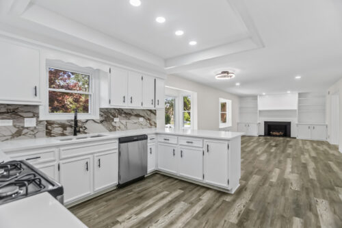 2490 Lakeside Drive, Aurora, IL