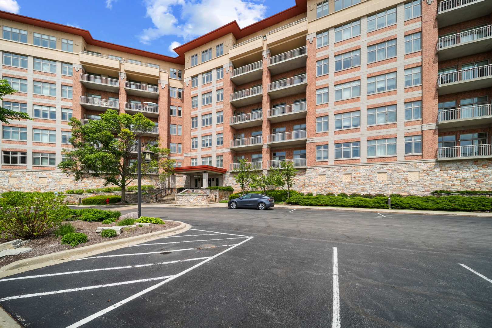 100 PRAIRIE PARK Drive #709, Wheeling, IL