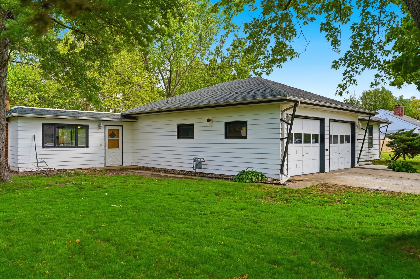 1001 Sunset Drive, Rock Falls, IL