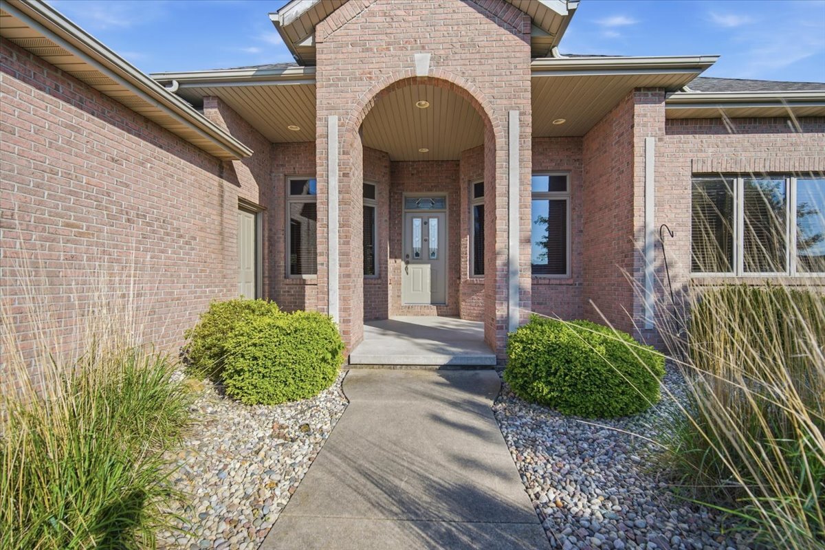 30 Canterbury Court, Fairbury, IL