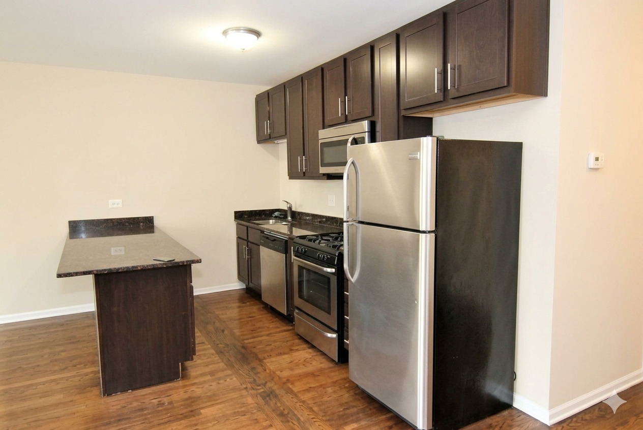 2065 W Jarvis Avenue #2E, Chicago, IL