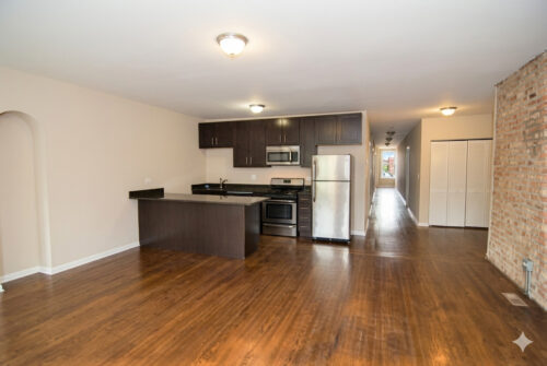 2065 W Jarvis Avenue #2E, Chicago, IL