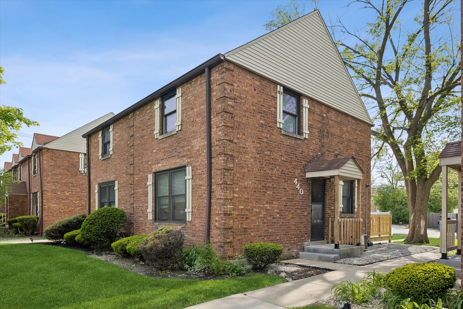 440 East Avenue, La Grange, IL