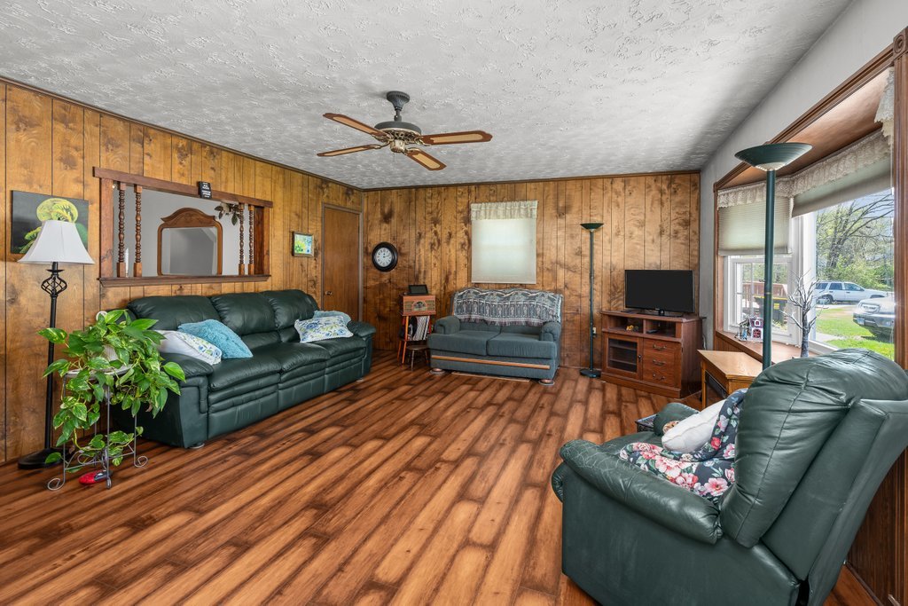 11213 22nd Street, Milan, IL
