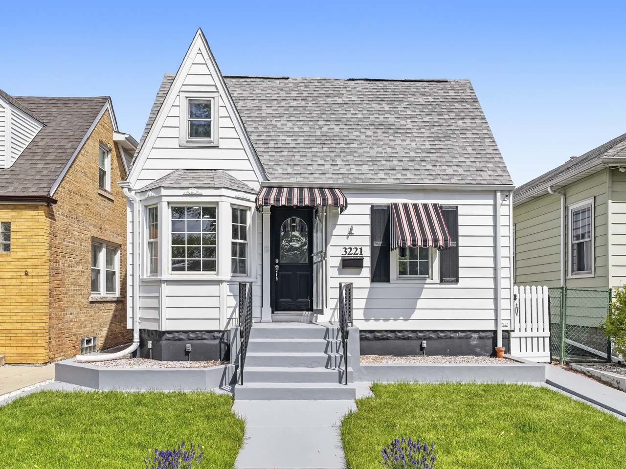 3221 N Opal Avenue, Chicago, IL