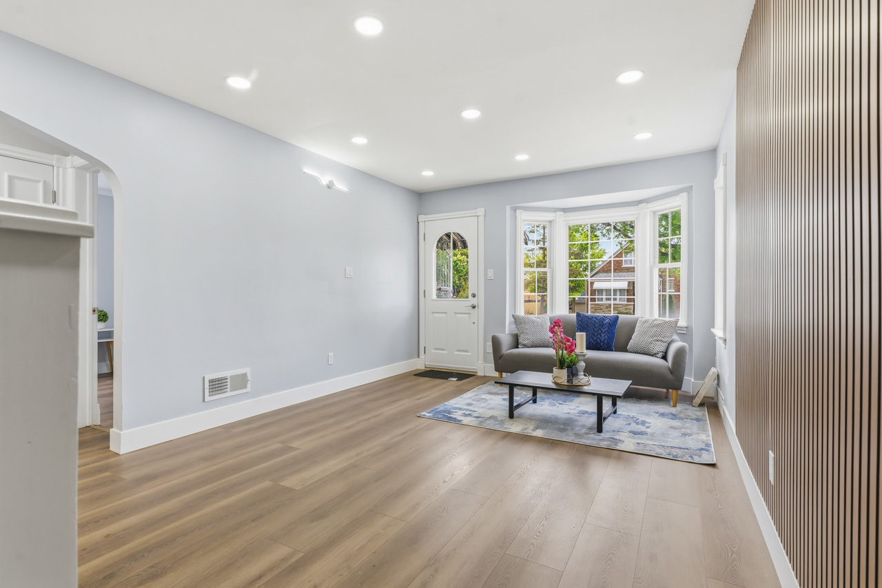 3221 N Opal Avenue, Chicago, IL
