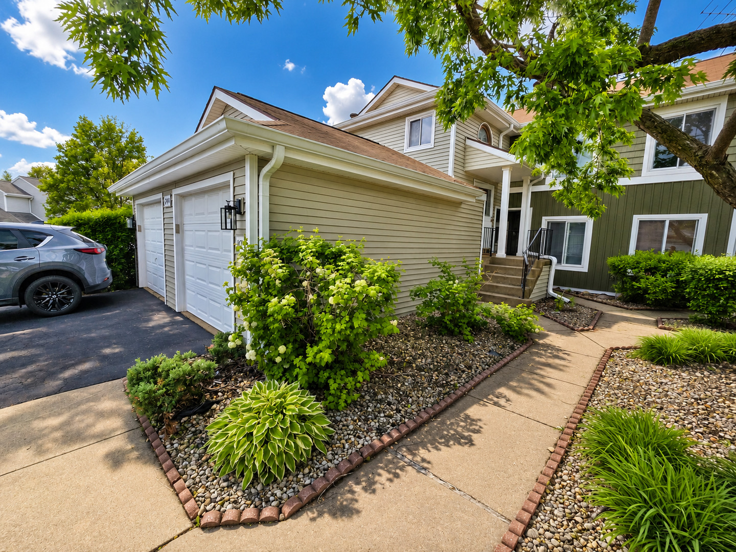 2474 Brunswick Circle #A1, Woodridge, IL