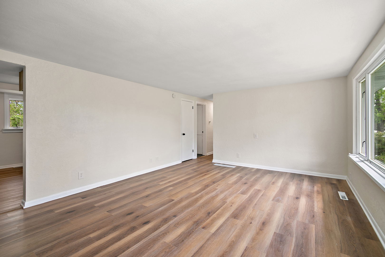 988 Spruce Lane, St. Anne, IL