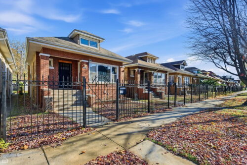 8111 S Manistee Avenue, Chicago, IL