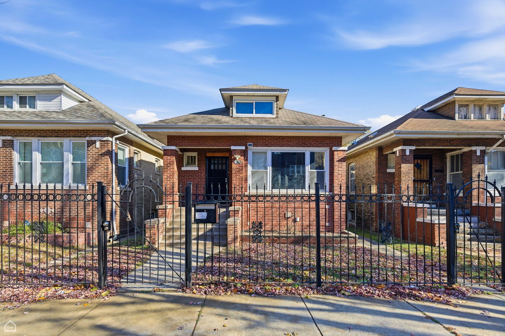 8111 S Manistee Avenue, Chicago, IL