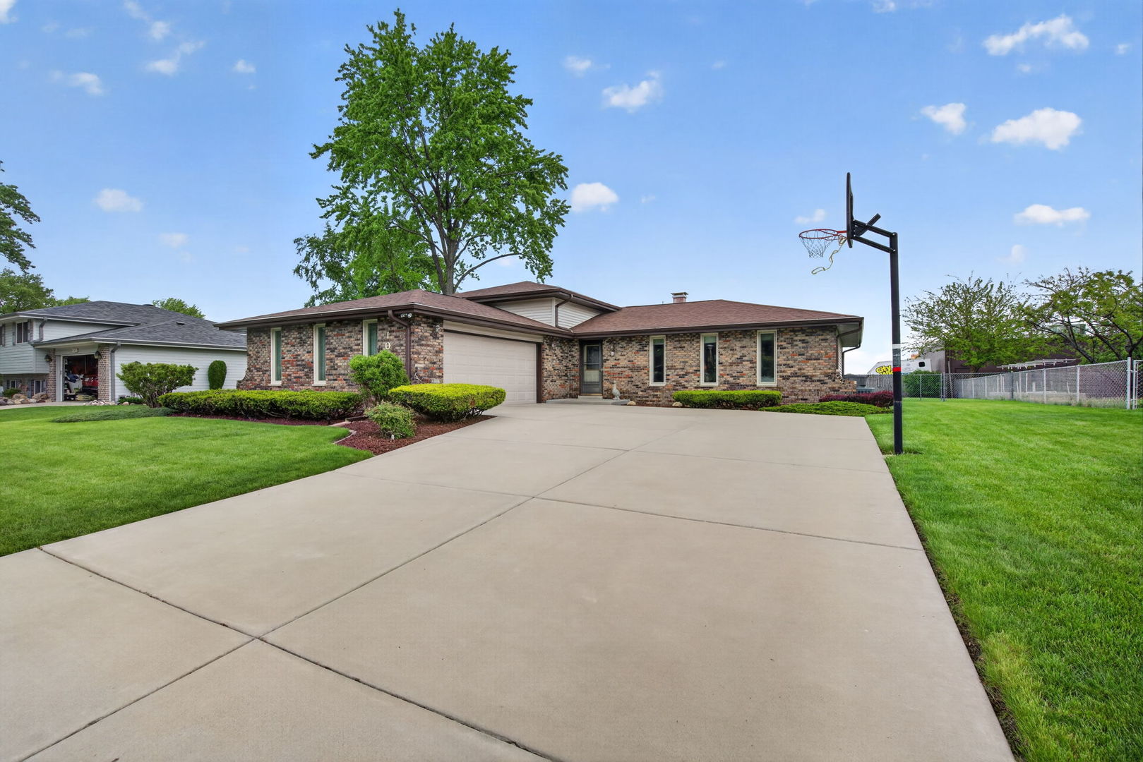 106 N Brookshore Drive, Shorewood, IL