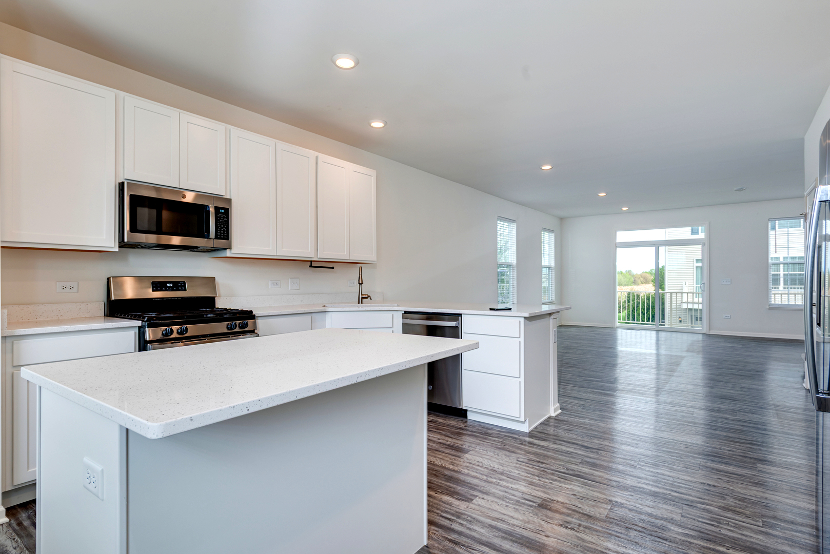 195 Lakeshore Drive, Oswego, IL