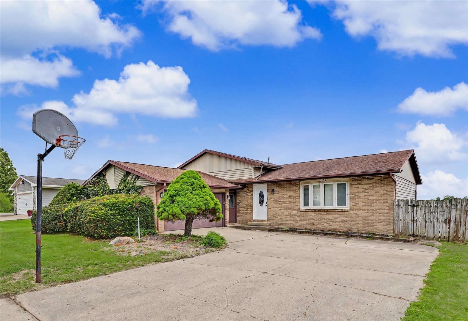 2229 Jeffery Drive, St. Joseph, IL