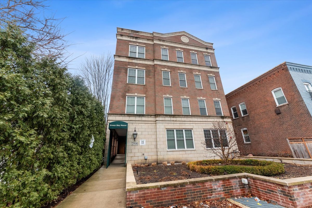 2500 Green Bay Road #201, Evanston, IL