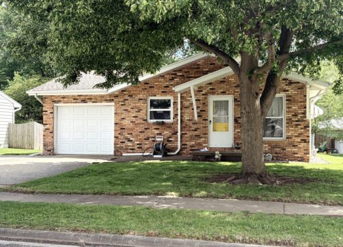 6 Blair Court, Clinton, IL