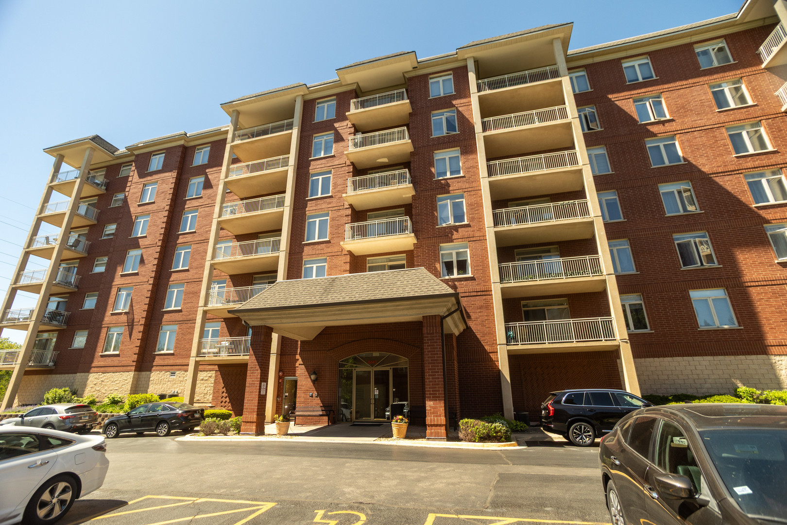 8440 Callie Avenue #606, Morton Grove, IL