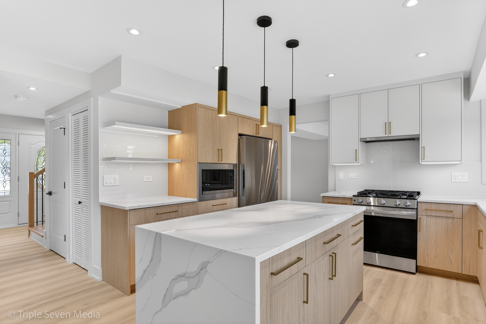 1818 Hawk Lane, Elk Grove Village, IL