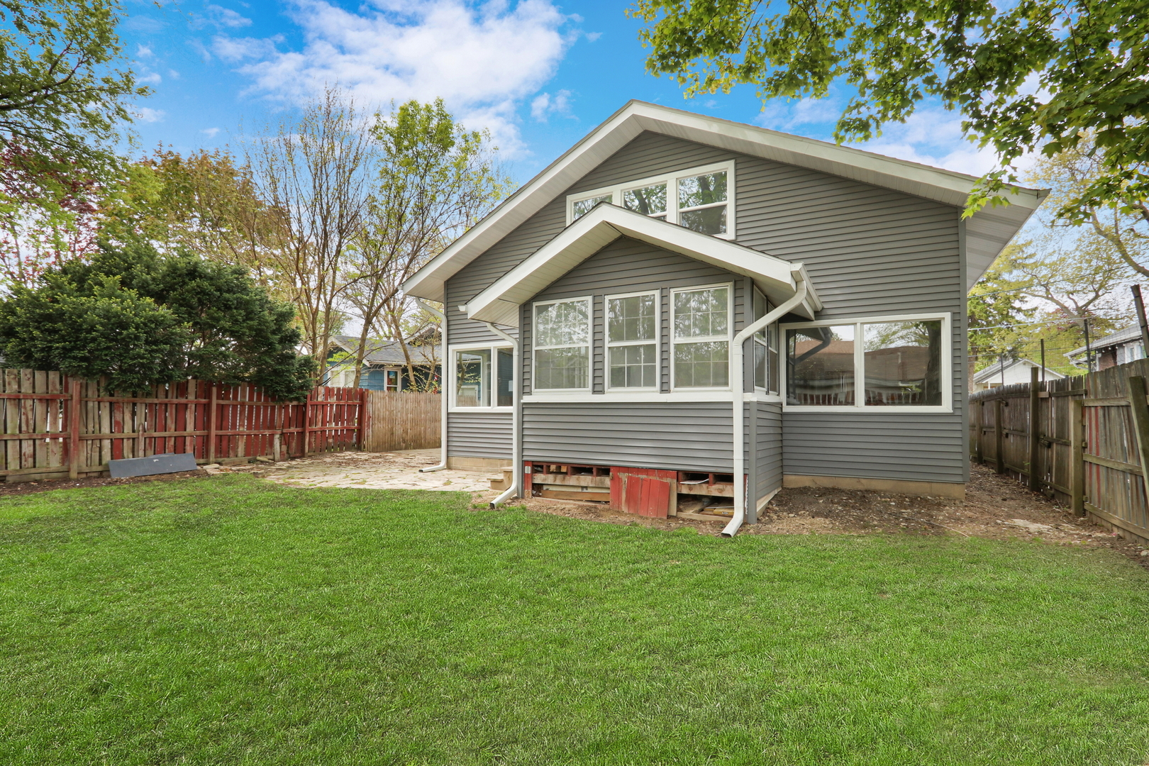 127 N Victory Street, Waukegan, IL