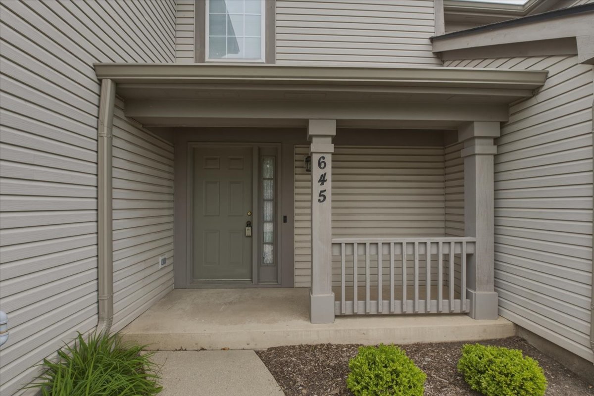 645 Lancaster Circle, Elgin, IL